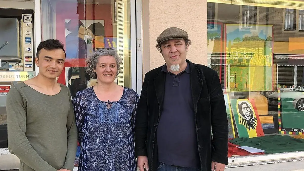 Nasim Alizadeh, Bettina Friesacher und Daniel Hofer (v.l.n.r.) sind Teil des Vereins „Grenzenlos Kreativ“	