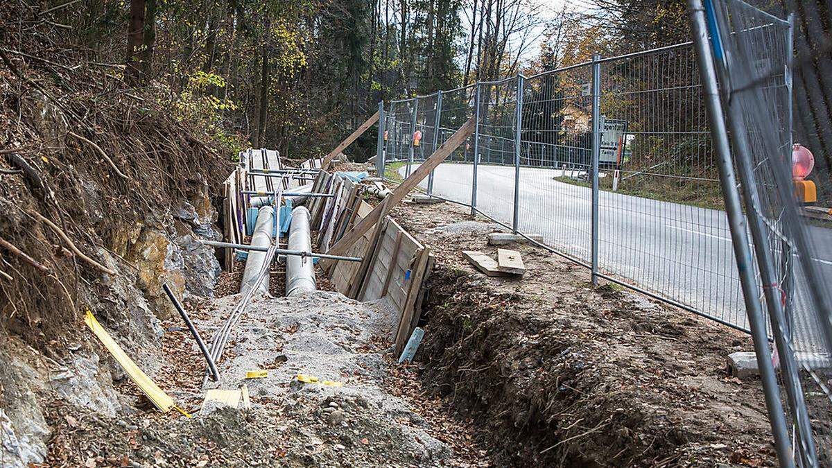   Die letzten Meter der Wärmeleitung von Liebenfels nach Klagenfurt werden gerade verlegt	