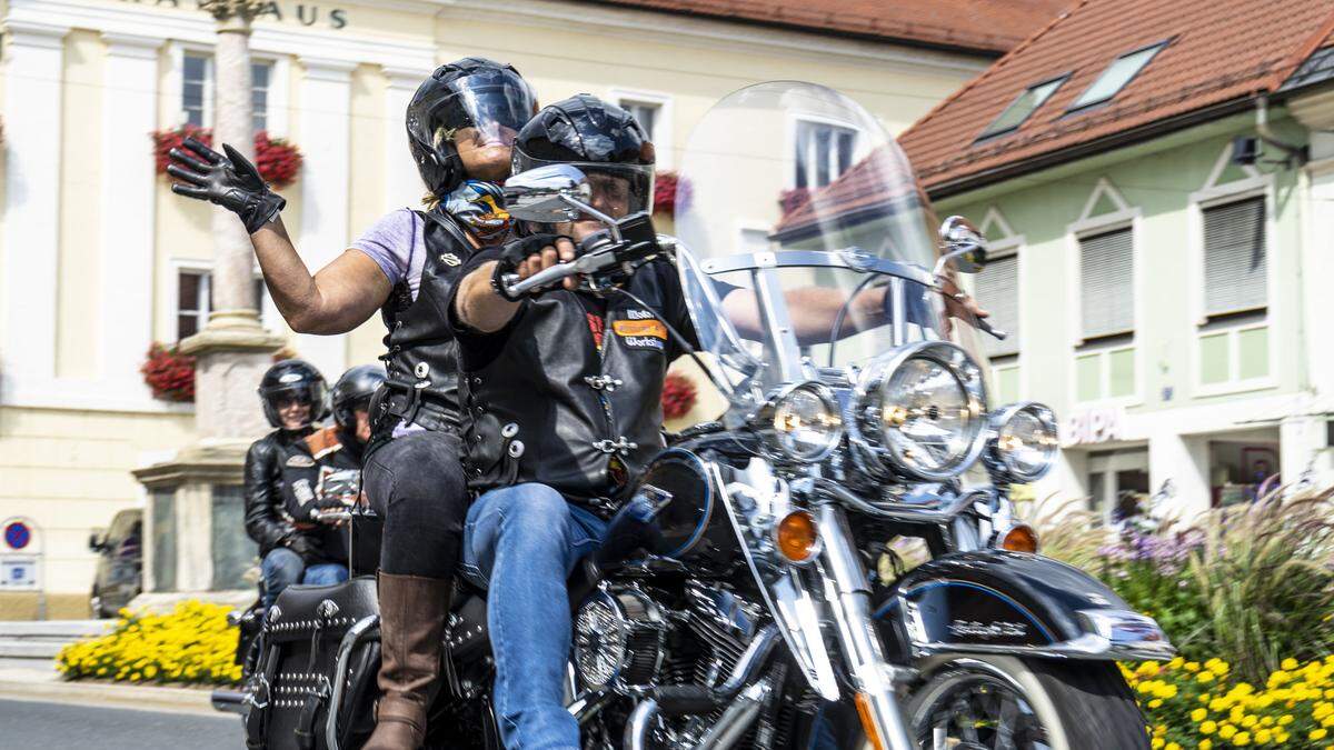 Während des Stopps wird die Seenstraße ab dem Kreuzungsbereich Mettingerstraße bis zum Geschäft Hartlauer gesperrt