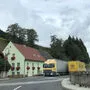 Schwerverkehr im Ortsgebiet: Fast im Minutentakt donnern bei unserem Lokalaugenschein Lkw durch St. Johann am Tauern – meist viel zu schnell