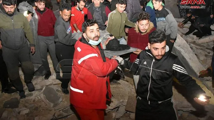 Bei einem schweren Erdbeben in der Türkei und Syrien sind unzählige Menschen ums Leben gekommen