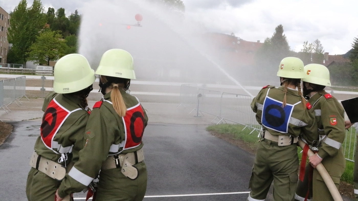 „Wasser marsch!“ hieß es Samstag den ganzen Tag über in der Bezirkshauptstad St. Veit. 