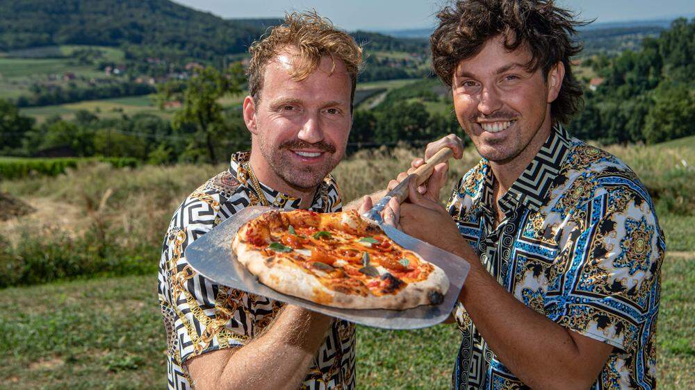 Zwei Kreative mit großem Hunger nach Qualität: Peter König (li.) und Lukas Jahn (re.) sorgen für authentische Pizza Napoletana und viel Liebe