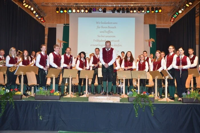 „Das Frühlingskonzert soll ein Willkommensgruß für den angekommenen Frühling sein“, begrüßte Obmann Heimo Pilgram die Besucher des Konzerts in der Greimhalle.