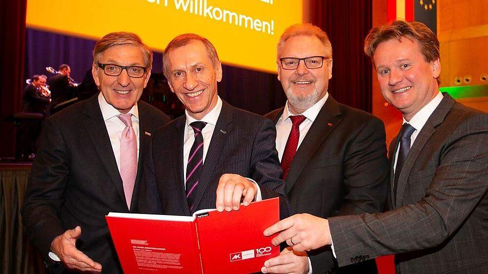 AK-Präsident Josef Pesserl nahm die Glückwünsche von Wirtschaftskammerpräsident Josef Herk, ÖGB-Chef Horst Schachner und IV-Präsident Georg Knill entgegen