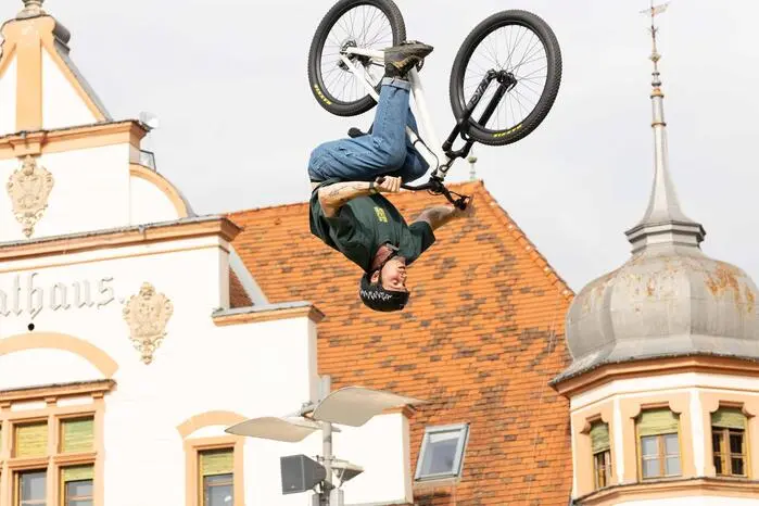  Für Action sorgten die spektakulären Trial-Vorführungen der Ananas Boys sowie die Jump-Show der Banana Crew. 