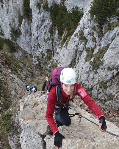 Mit den staatlich geprüften Bergsteigern von Alps Ferrata das
Klettersteigen lernen |                                