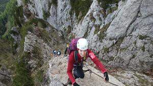 Mit den staatlich geprüften Bergsteigern von Alps Ferrata das Klettersteigen lernen        