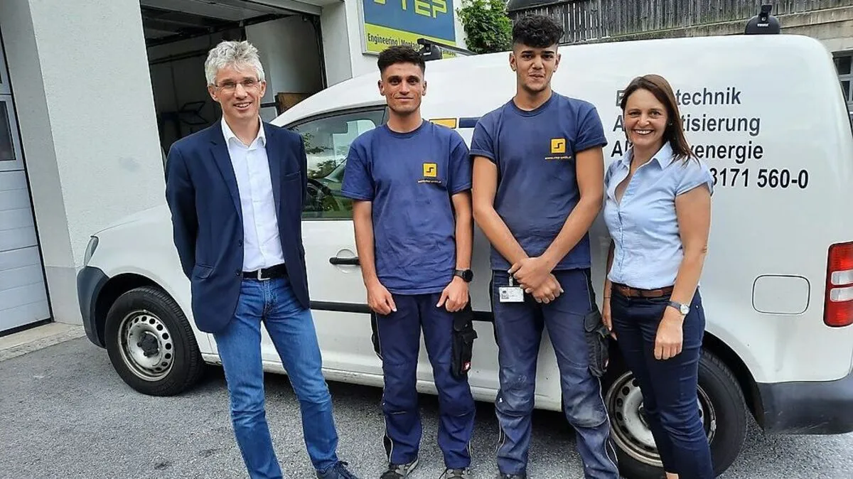 Geschäftsführer Rudolf Peßl, Akram Ibrahim, Majd Alsantali und Maria Pölzl von der Step GmbH in Gasen