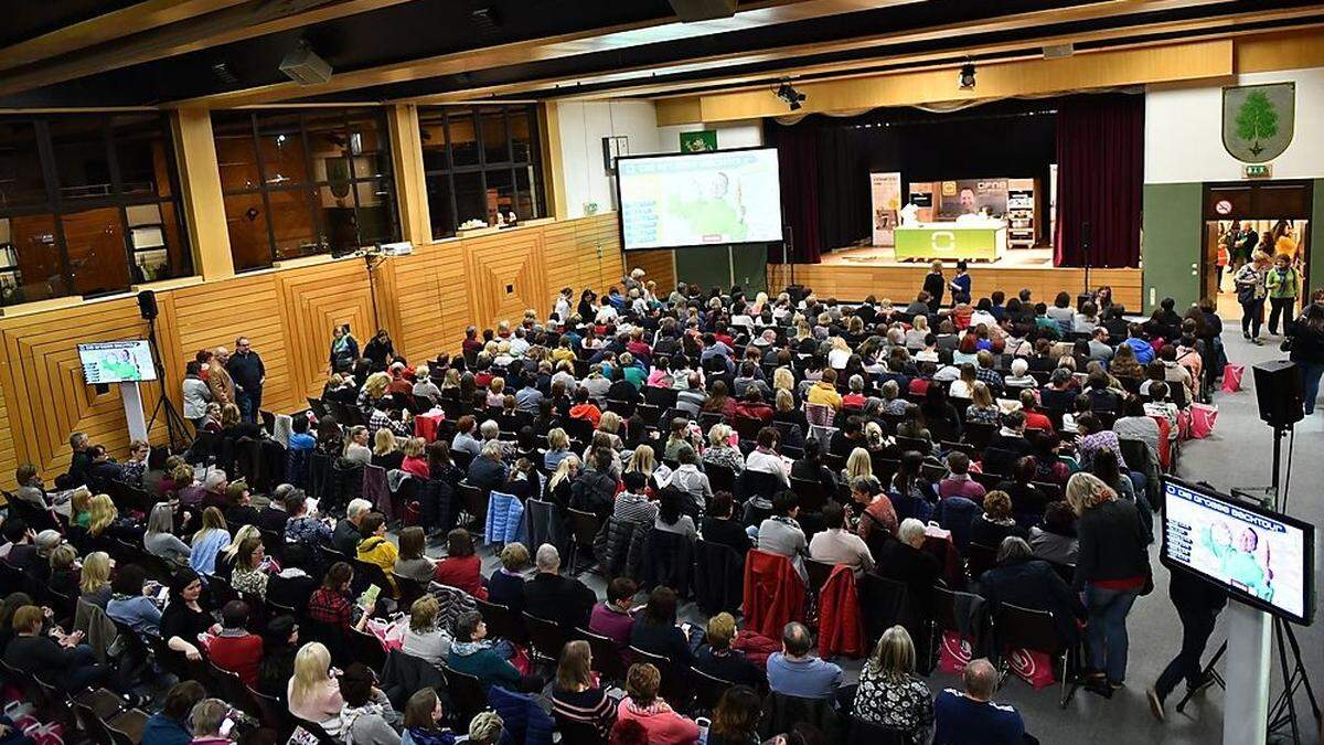 Volle Hallen, wie hier in Birkfeld, sind normal, wenn Christian Ofner zu seinen Backshows lädt