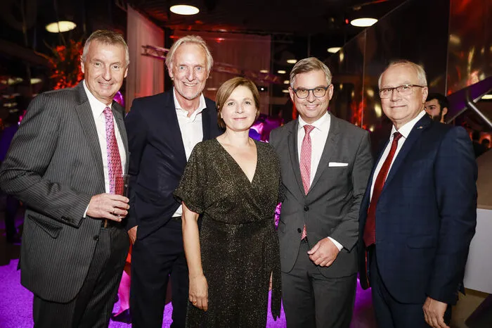 Martin Bartenstein, Stadtrat Günter Riegler, Vizebürgermeisterin Judith Schwentner, Finanzminister Brunner und Landesrat Johann Seitinger
