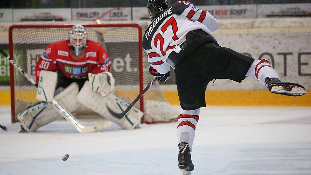 Shea Theodore zielte im Testspiel gegen Österreich (7:5) auf Torhüter David Kickert