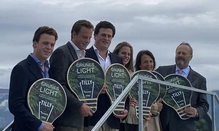 Grüne Energie als Familienfest: Gerd Tilly (rechts) mit den Söhnen Thomas, Gerd junior und Martin, Tochter Laura und Ehefrau Marianne (von links)