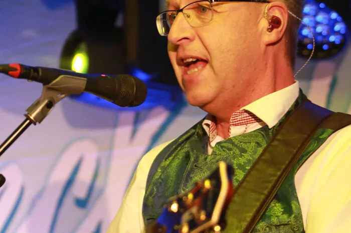 Markus Schicho, Werner Mühlthaler und Paul Schicho bewiesen dabei ihre musikalische Vielfalt: von Polka über Walzer bis hin zu Reggae.