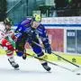 VILLACH,AUSTRIA,05.MAR.24 - ICE HOCKEY - ICE Hockey League, play off quarterfinal, Villacher SV vs HCB Suedtirol. Image shows Domenico Alberga (Bozen) and Maxime Golod (VSV).
Photo: GEPA pictures/ Daniel Goetzhaber