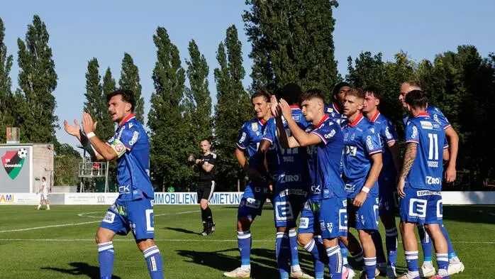 Die GAK-Spieler jubeln nach dem Sieg in der 1. Cup-Runde