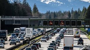  Stau auf Autobahn A8, München-Salzburg