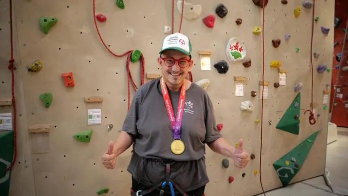 Dominik Reiter hat im Klettern eine neue Leidenschaft gefunden und krönt seine Fortschritte bereits nach zwei Jahren mit der Goldmedaille bei den Special Olympics