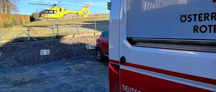 Mit einer schweren Handverletzung wurde die Frau vom Rettungshubschrauber ins UKH Graz geflogen