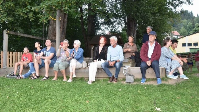 Diese Tradition pflegte in seinen über 50 Jahren als Kapellmeister Philipp Fuhrmann, nun im zweiten Sommer hält sie der junge Kapellmeister Gernot Mang am Laufen.