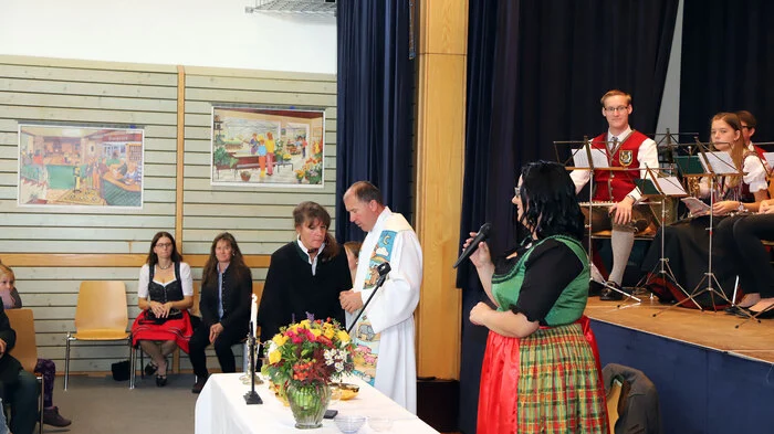 Mit einem Festgottesdienst wurde das Geburtstagsfest der VS Mortantsch eröffnet.