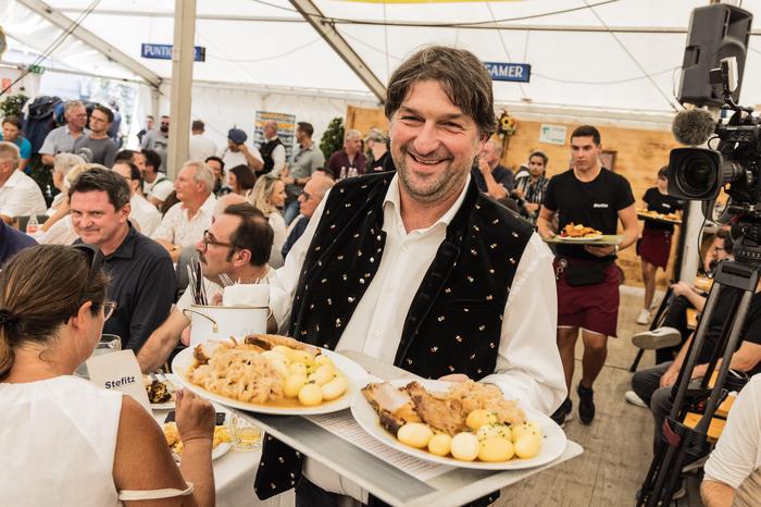 „Er ist auch nix anderes“, SPÖ-Politiker und Gastwirt Wolfgang Stefitz über seinen prominenten Gast