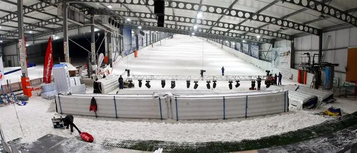 Eine Indoor-Skihalle