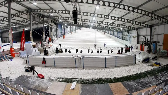 Eine Indoor-Skihalle