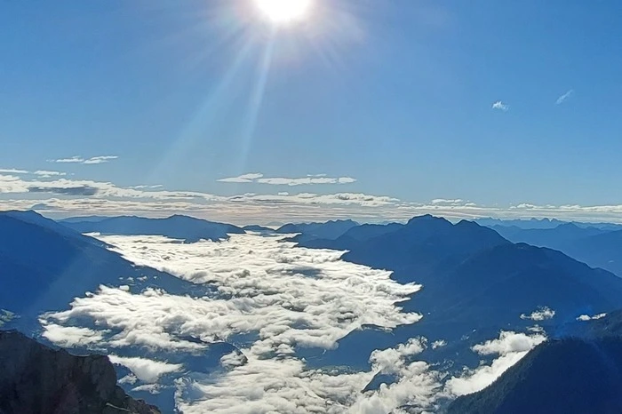Martin Langegger aus Weißensee teilt seinen Blick vom Hochstadel hoch über Oberdrauburg auf Oberkärnten