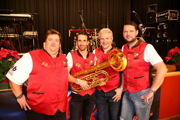 .....um zur Musik der „Kärntner Buam“ das Tanzbein zu schwingen.