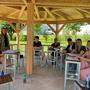 Im Holzpavillon lernen die Schüler der Fachberufsschule St. Veit