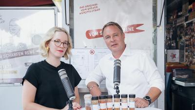 SPÖ-Chef Babler zu Gast beim Würstelstand