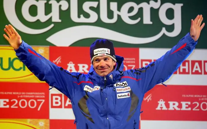 GEPA-0602071880 - AARE,SCHWEDEN,06.FEB.07 - SKI ALPIN - FIS Weltmeisterschaft 2007 in Aare, Super G der Herren, Siegerehrung. Bild zeigt den Jubel von Bruno Kernen (SUI). Foto: GEPA pictures/ Andreas Troester