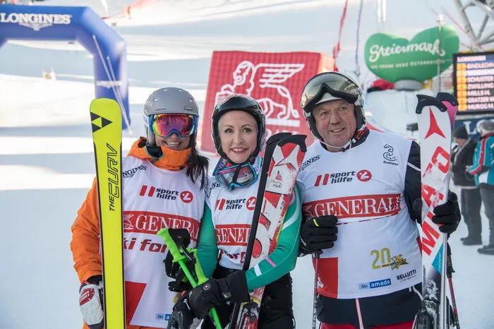 Während es bei den Profis um Weltcuppunkte geht, stand für die Promis beim "Ski for Gold Charity Race" der gute Zweck im Mittelpunkt: Die Unterstützung der Österreichischen Sporthilfe.