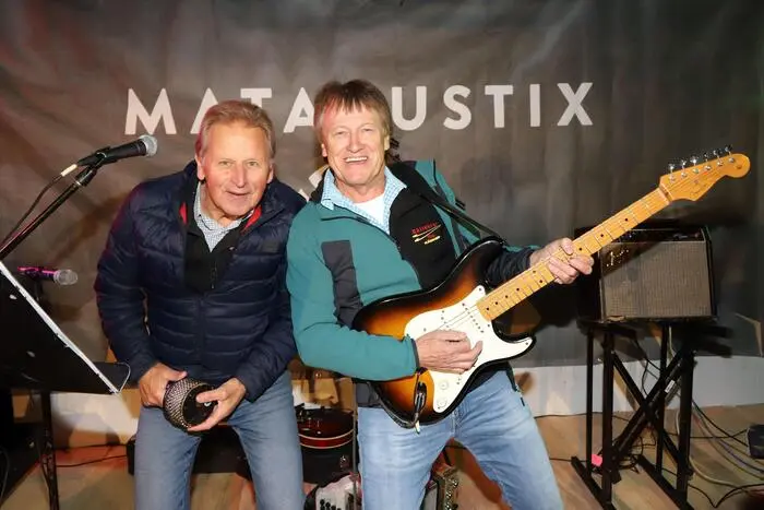Das „Kärntner Schilehrer Duo“ mit Heinz Berger und Walter Regenfelder  sorgten vor dem MATAKUSTIX Konzert für Stimmung und guter Laune.