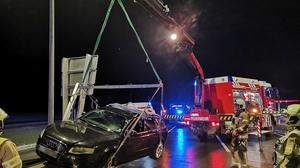 Die Feuerwehr Schladming barg das Fahrzeug