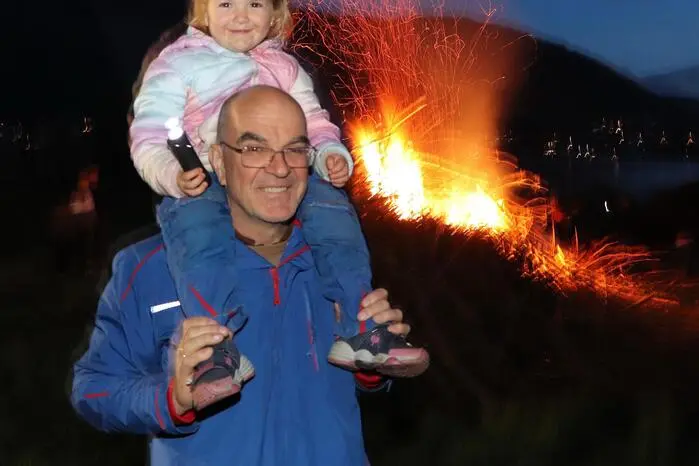 Bitte klicken Sie sich durch die Bilder.