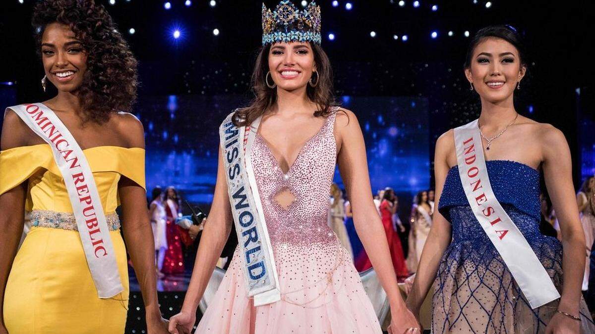 Stephanie Del Valle ist die neue Miss World, Miss Domenikanische Republik Yaritza Miguelina Reyes Ramirez (links) und Miss Indonesien Natasha Mannuela (rechts)  