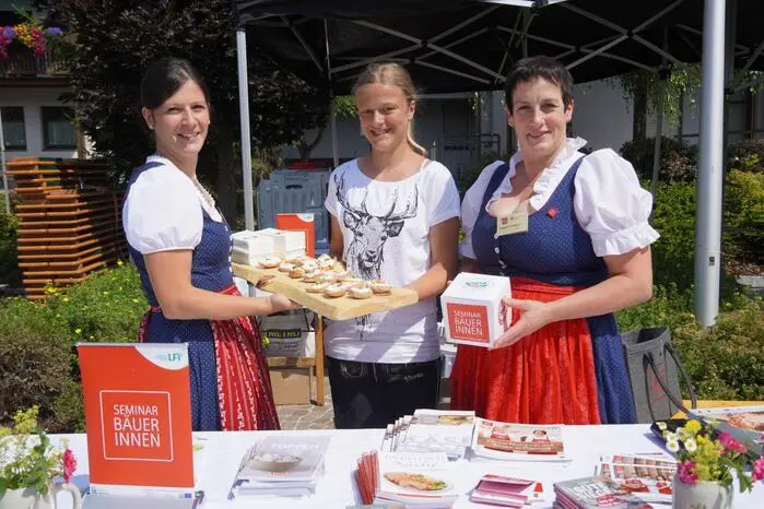 Margreth und Milena Kelz sowie Irmgard Schluder