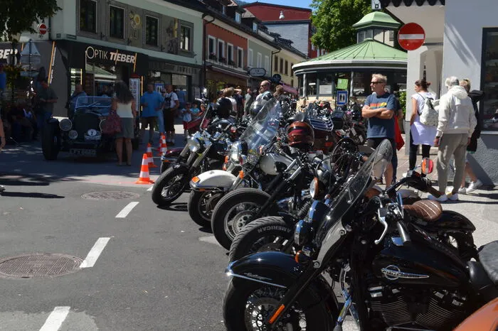 Eine gute Mischung gab es am Samstag, zu Mittag machte die Grimming-Gesäuse-Classic direkt zwischen den Bikes in Schladming mit ihrer Sonderprüfung Station...