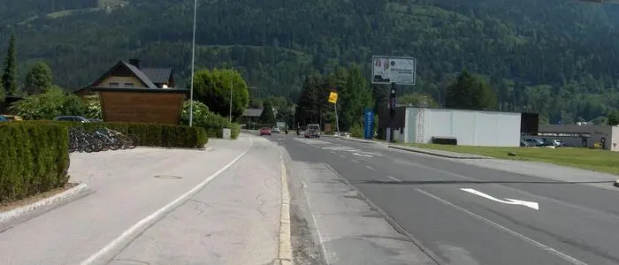 Ein Abschnitt der B110 Plöckenpass Straße im Ortsgebiet von Kötschach wird saniert