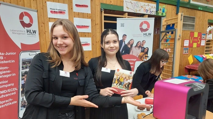 Die Schülerinnen der HLW Hartberg präsentierten ihre Schule