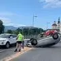 Beim Unfall kam eines der Autos auf dem Dach zu liegen