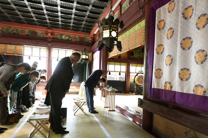 Diese galt einst auch als "Mekka der Samurais", wie der Bundespräsident bei einer Teezeremonie beim Tsurugaoka-Hachiman-Schrein erfuhr.