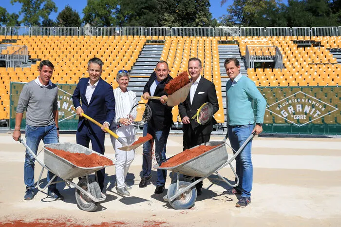 Markus Wagner (Granit), Sportstadtrat Kurt Hohensinner, STTV-Präsidentin Barbara Muhr, Vizebürgermeister Mario Eustacchio, ÖTTV-Präsident Werner Klausner und Johannes Schreiner (emotion)