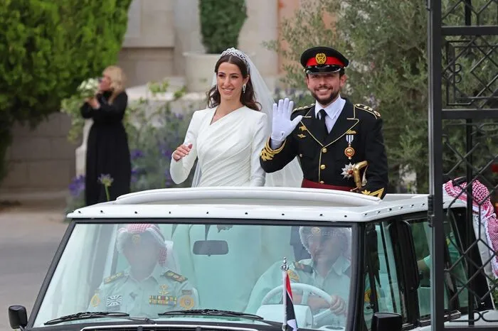 Nun sind sie offiziell verheiratet: Kronprinz Hussein und Radschwa al-Saif.
