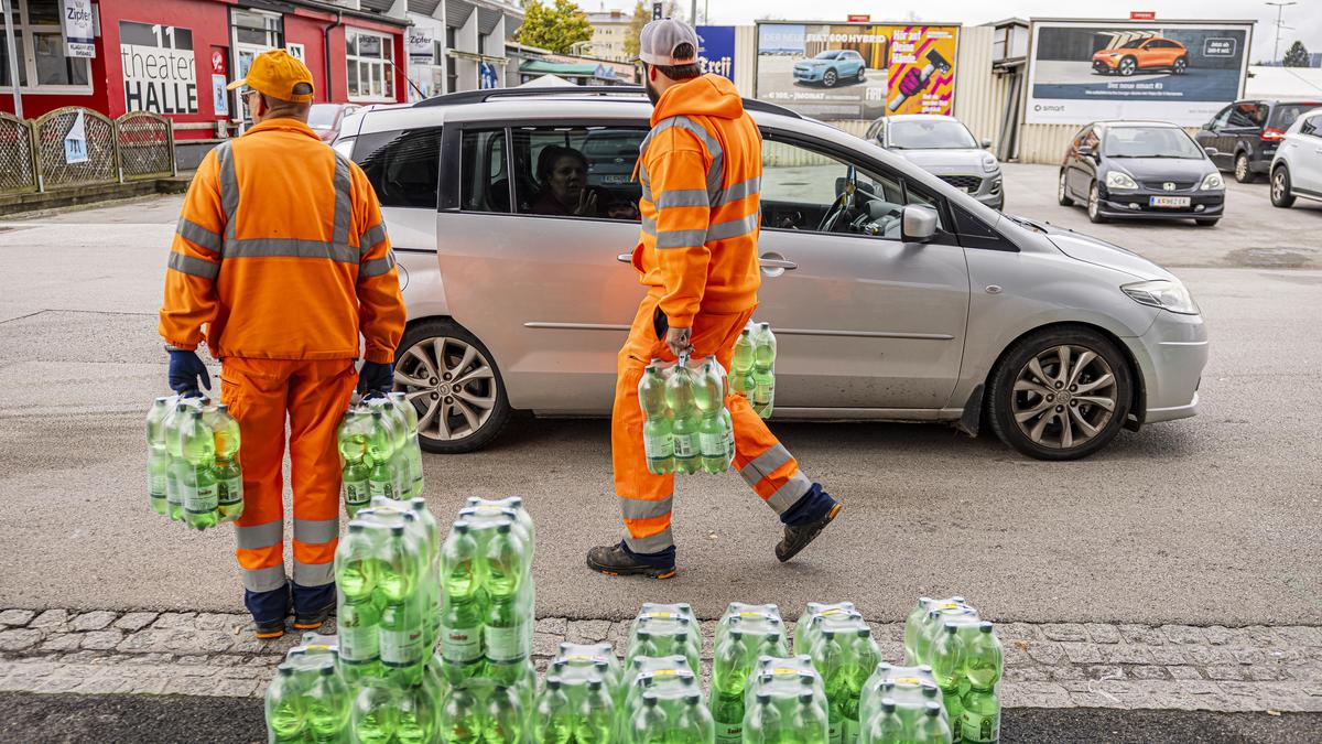 800.000 Liter Trinkwasser wurden über Trinkwasser-Abgabestellen an die Bevölkerung abgegeben oder an Institutionen geliefert.