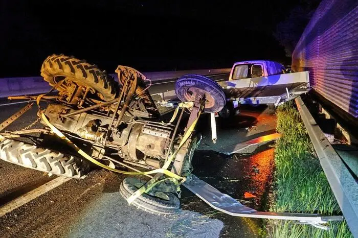 Am Oldtimer-Traktor entstand erheblicher Schaden. Personen wurden aber glücklicherweise keine verletzt.