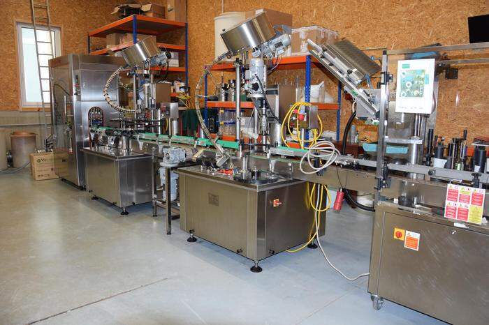 There is a fully automatic filling system in the new 300 square meter production hall