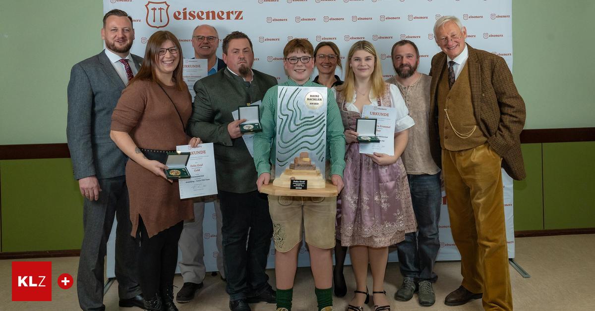 Eisenerzer-Sportlerehrung-Felix-Graf-erh-lt-erstmals-verliehenen-Reini-Bachler-Award